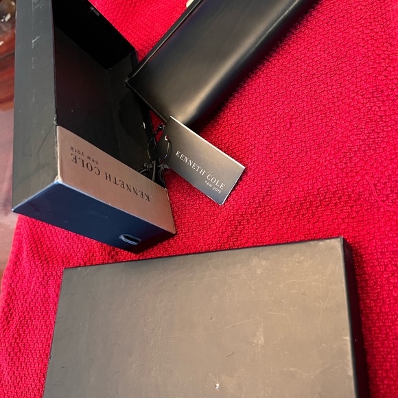Kenneth Cole New York “Cash And carry” Black Leather Wallet NEW! - Picture 9 of 10